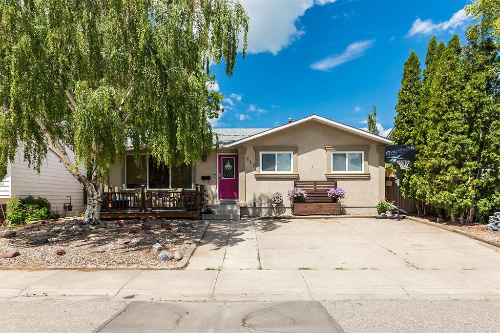 Picture for 217 50 Avenue 