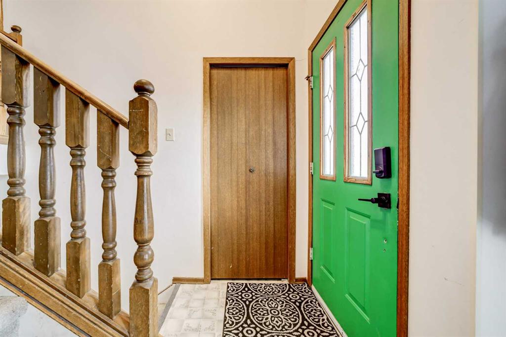 Picture for 131 Beaverbrook Road N