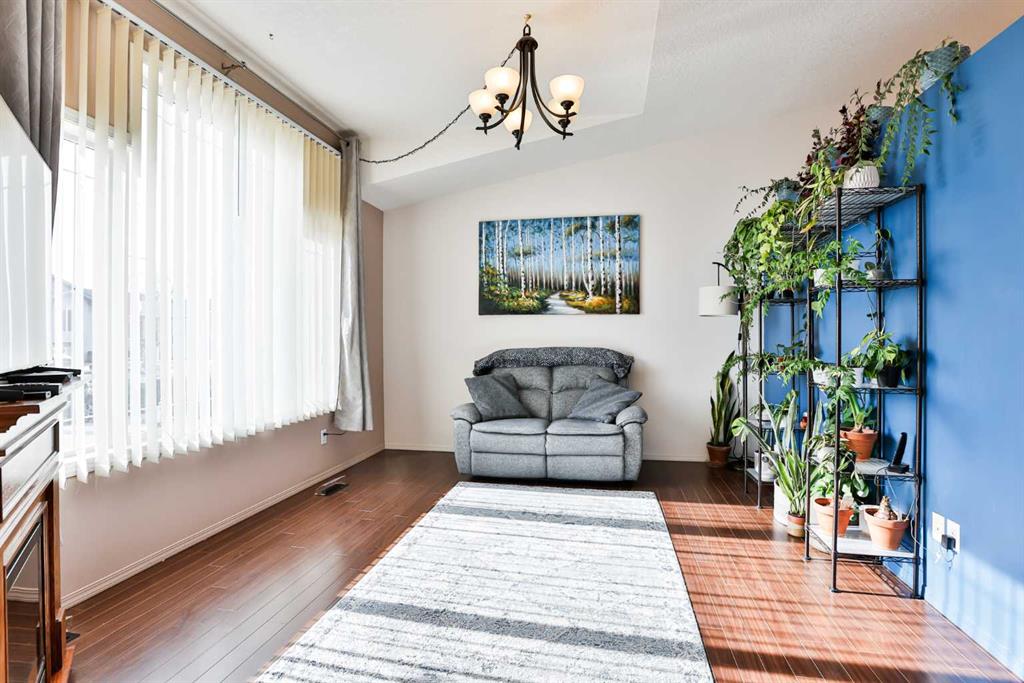 Picture for 289 Cougar Way N