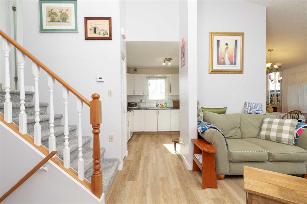 Picture for 72 Columbia Bay W