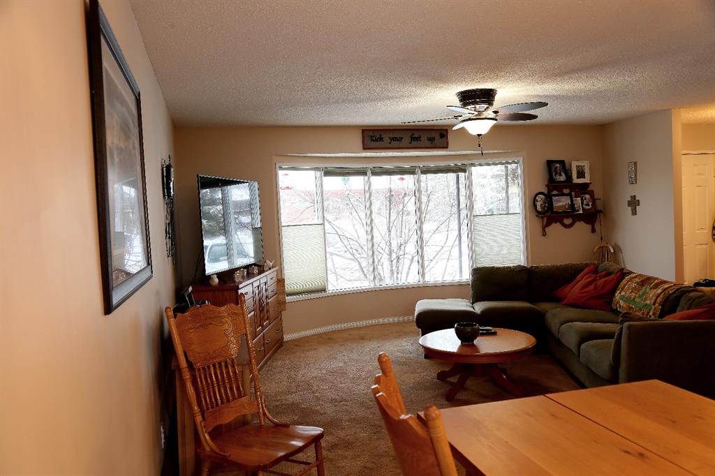 Picture for 2117 127 Street 