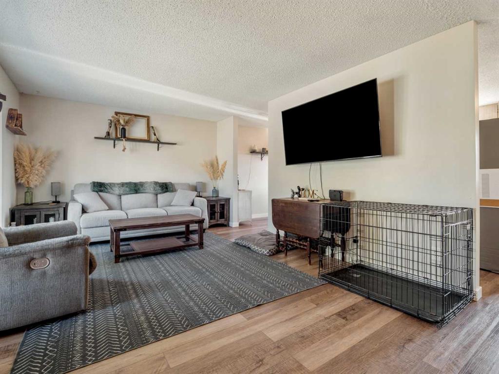 Picture for 162 Purdue Court W