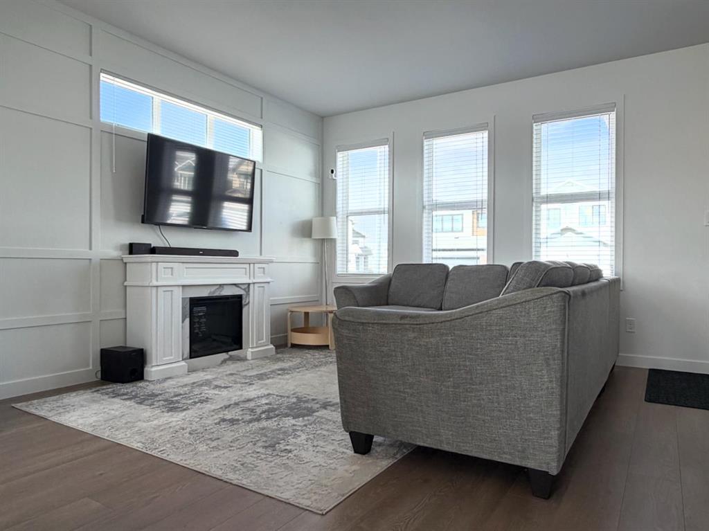 Picture for 47 Blackwolf Pass N