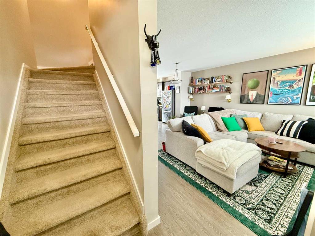 Picture for 3, 1134 Keystone Road W