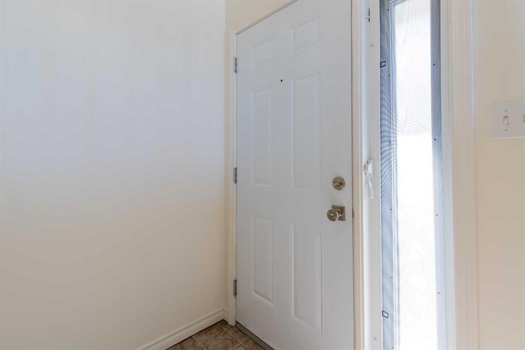 Picture for 3(C), 4406 Lake Drive 