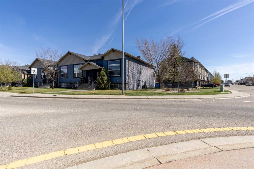 Picture for 5, 16 Sunridge Boulevard W