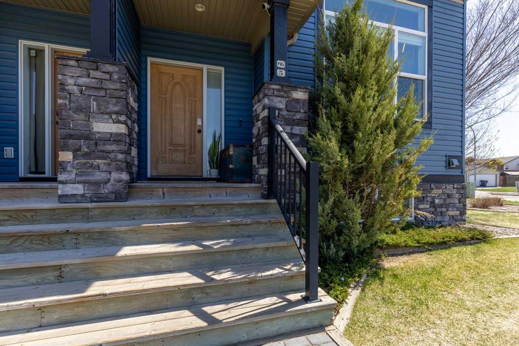 Picture for 5, 16 Sunridge Boulevard W