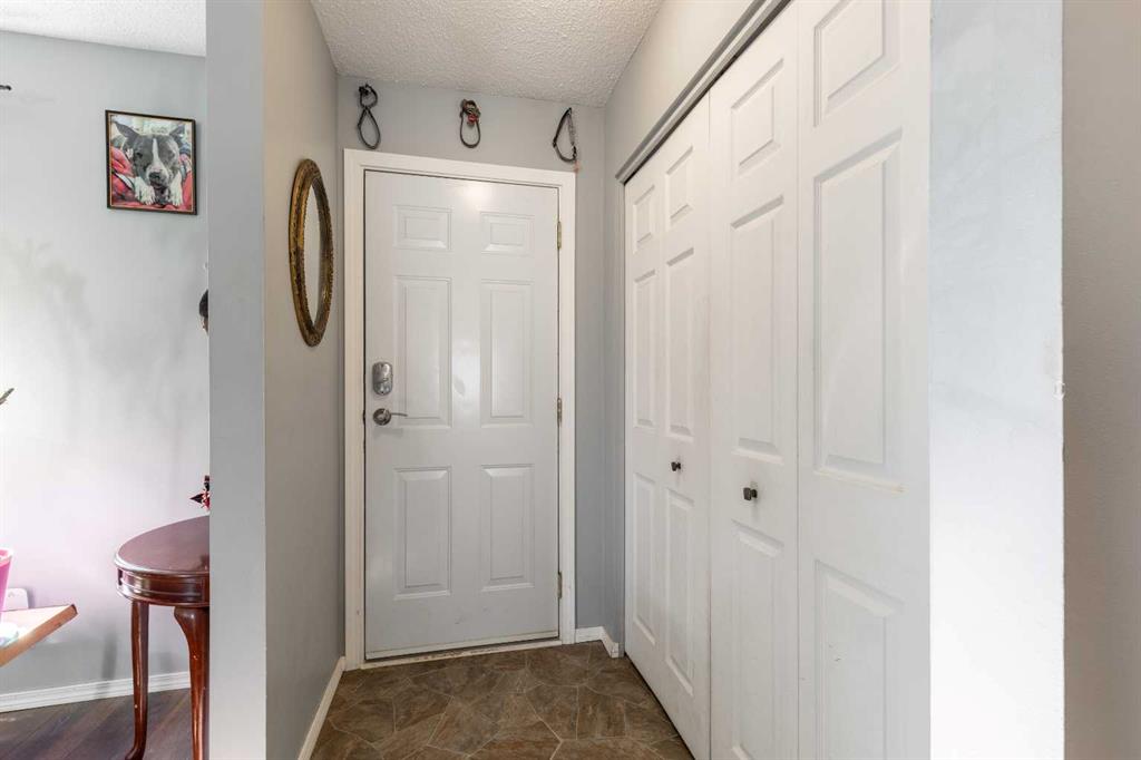 Picture for 57 Honeysuckle Road N