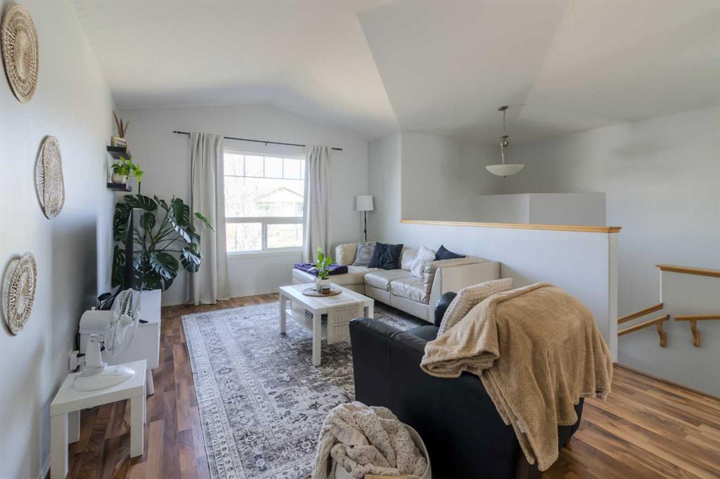 Picture for 111 Mt Sundance Crescent W