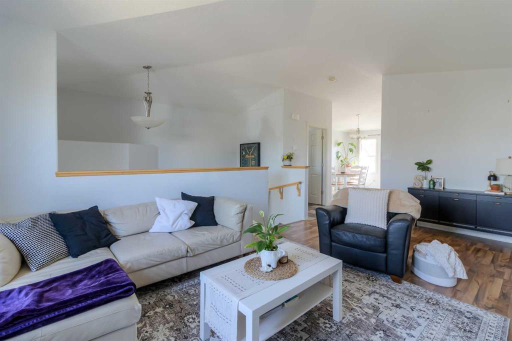 Picture for 111 Mt Sundance Crescent W