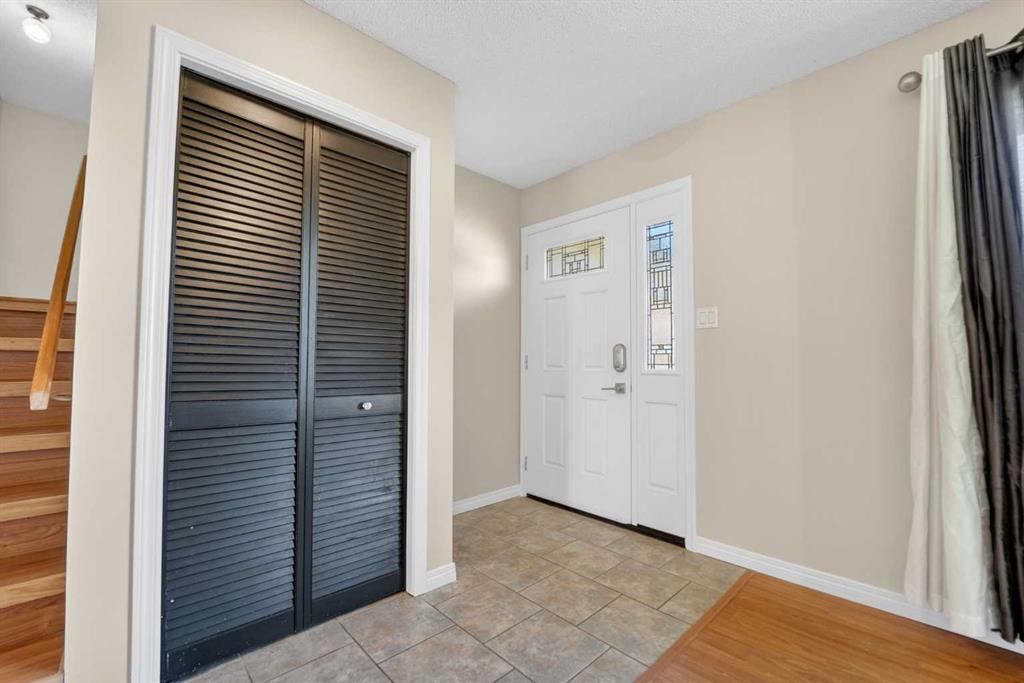 Picture for 62 Chippewa Crescent W