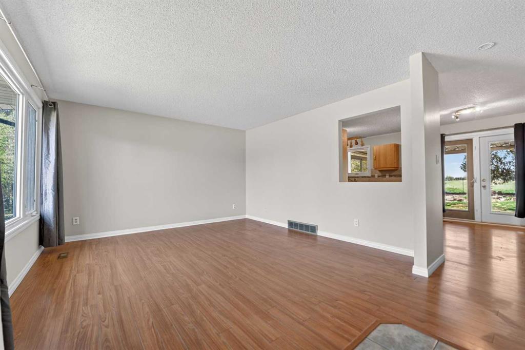 Picture for 62 Chippewa Crescent W