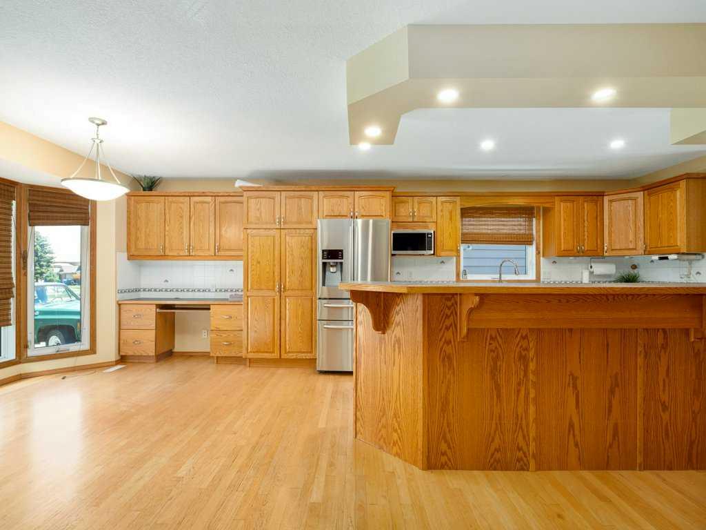 Picture for 51 Wildwood Crescent W