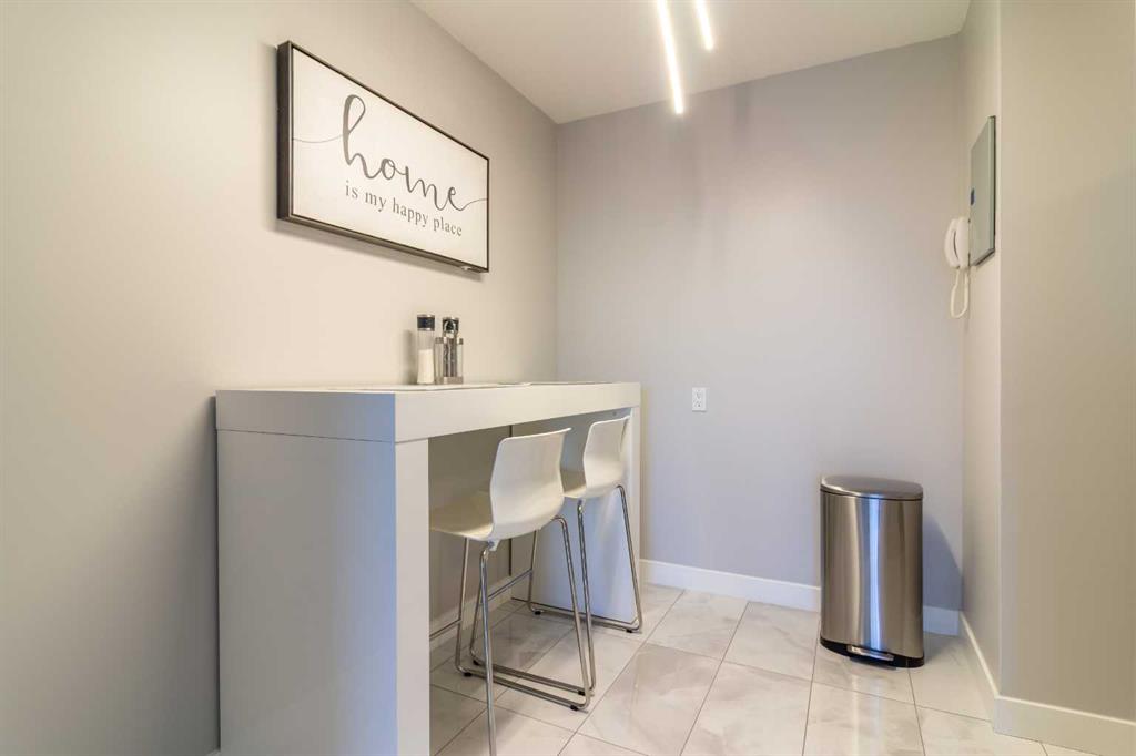 Picture for 619, 5 Berkeley Place W