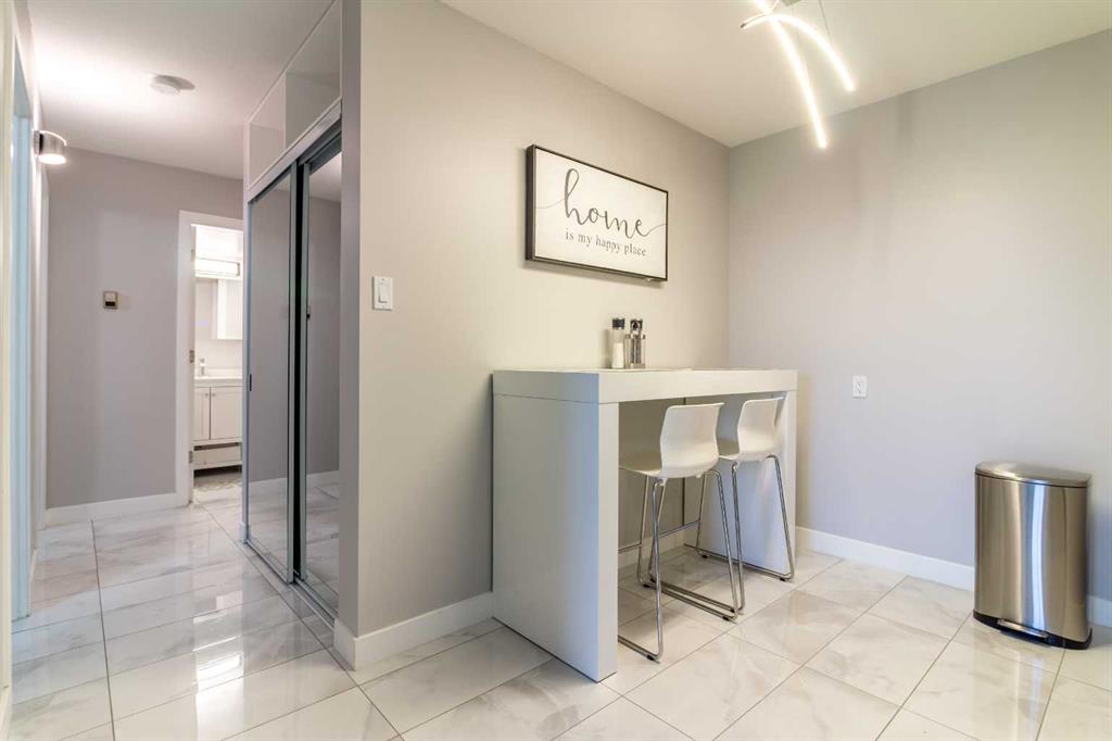 Picture for 619, 5 Berkeley Place W