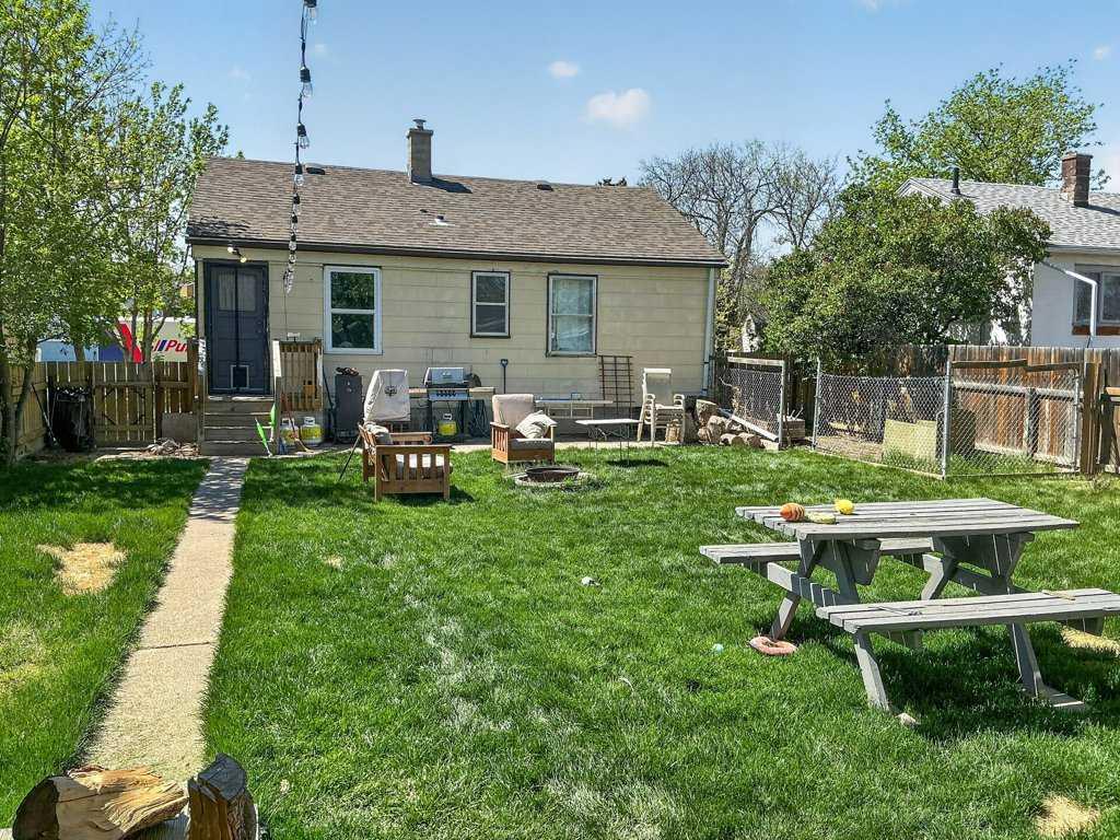 Picture for 315 16 Street N