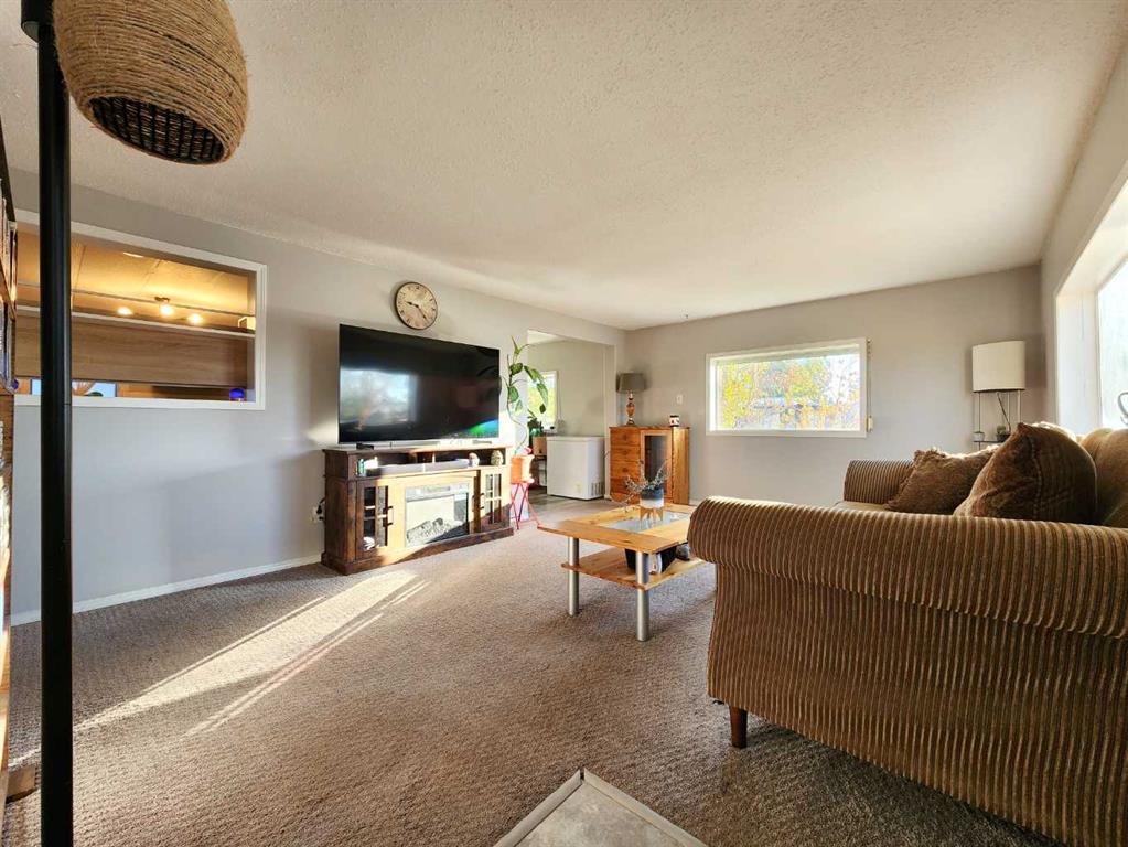 Picture for 34 Willow Road W Picture for 34 Willow Road W
