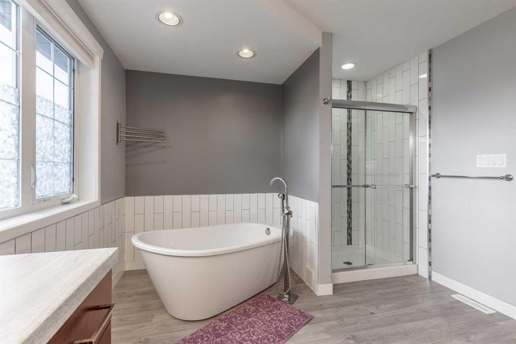 Picture for 326 Stephens Avenue  https://www.cirrealty.ca/reb/ldar/7/A2265547_13.jpg