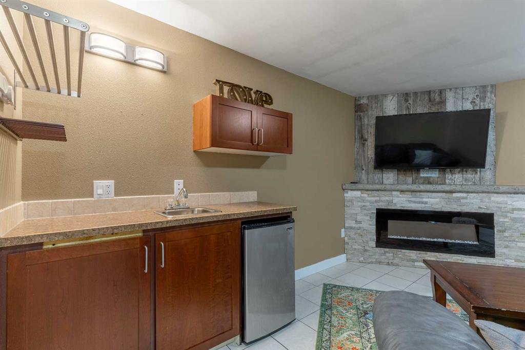 Picture for 326 Stephens Avenue  https://www.cirrealty.ca/reb/ldar/7/A2265547_20.jpg