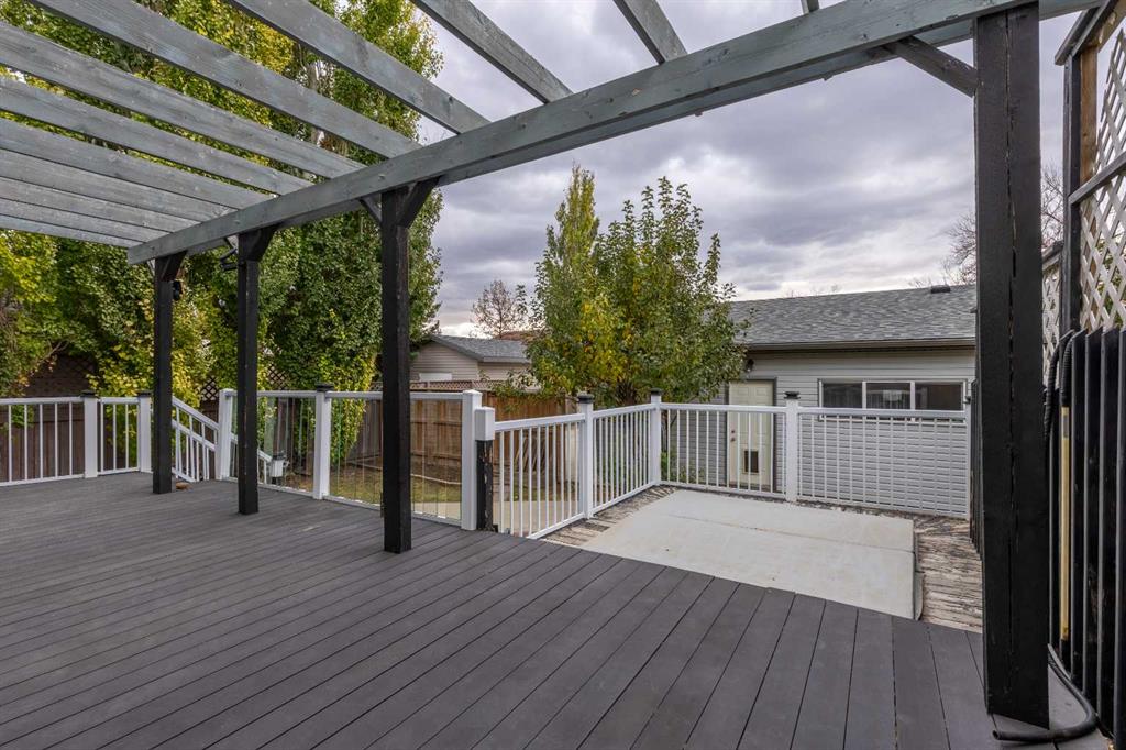 Picture for 326 Stephens Avenue  https://www.cirrealty.ca/reb/ldar/7/A2265547_23.jpg
