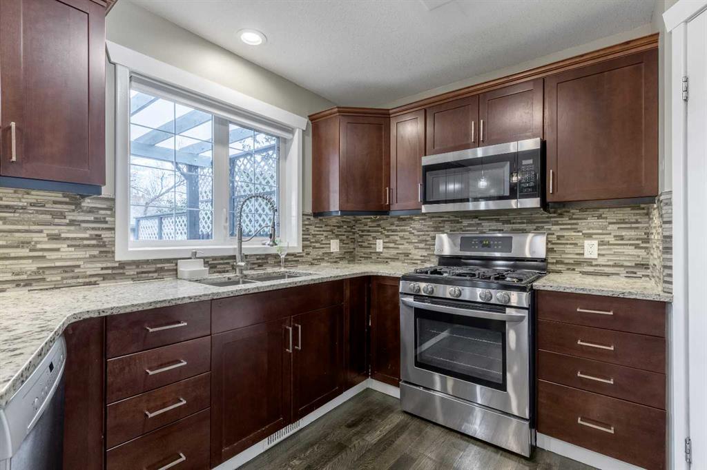 Picture for 326 Stephens Avenue  https://www.cirrealty.ca/reb/ldar/7/A2265547_5.jpg