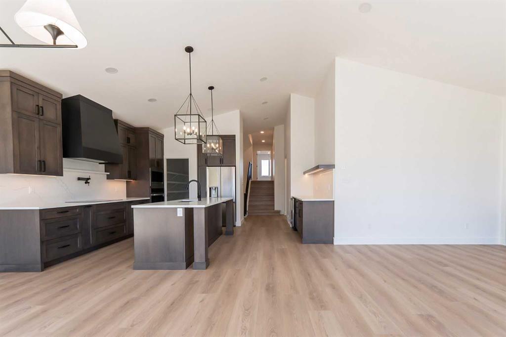 Picture for 541 Riverhills Way W