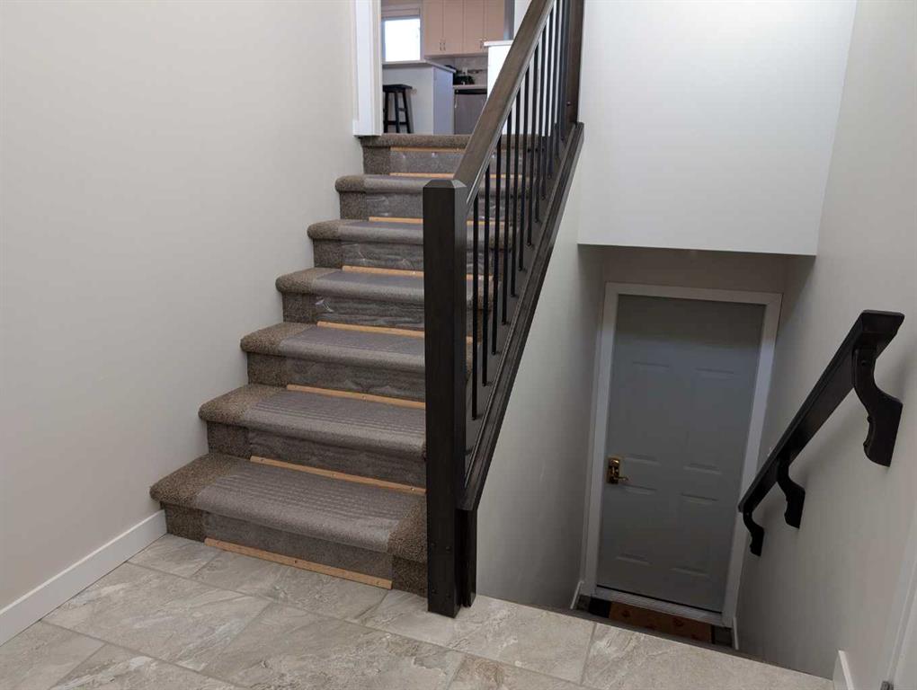 Picture for 359 Caledonia Boulevard W