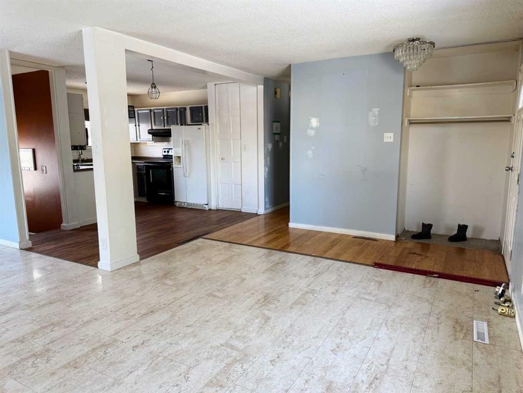 Picture for 222 Eagle Road N