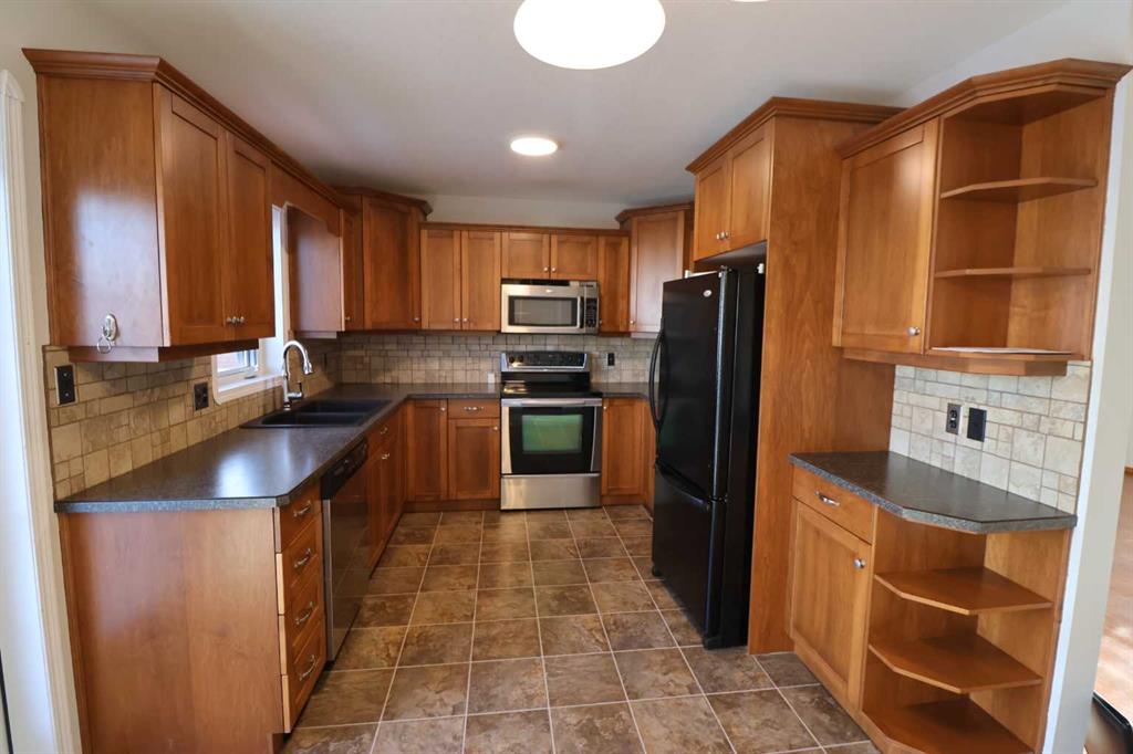 Picture for 5407 39 Avenue S