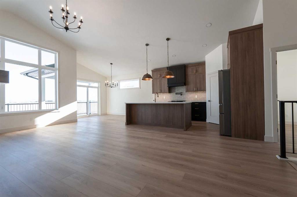 Picture for 639 Sixmile Crescent S