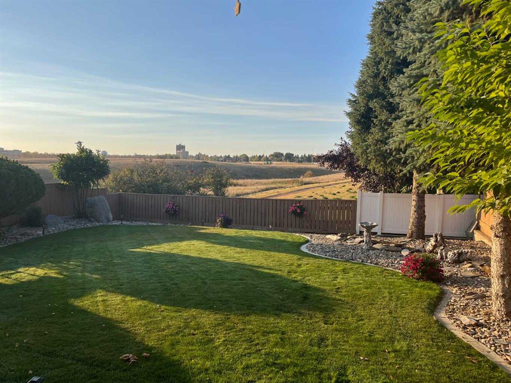 Picture for 97 Ridgewood Crescent W