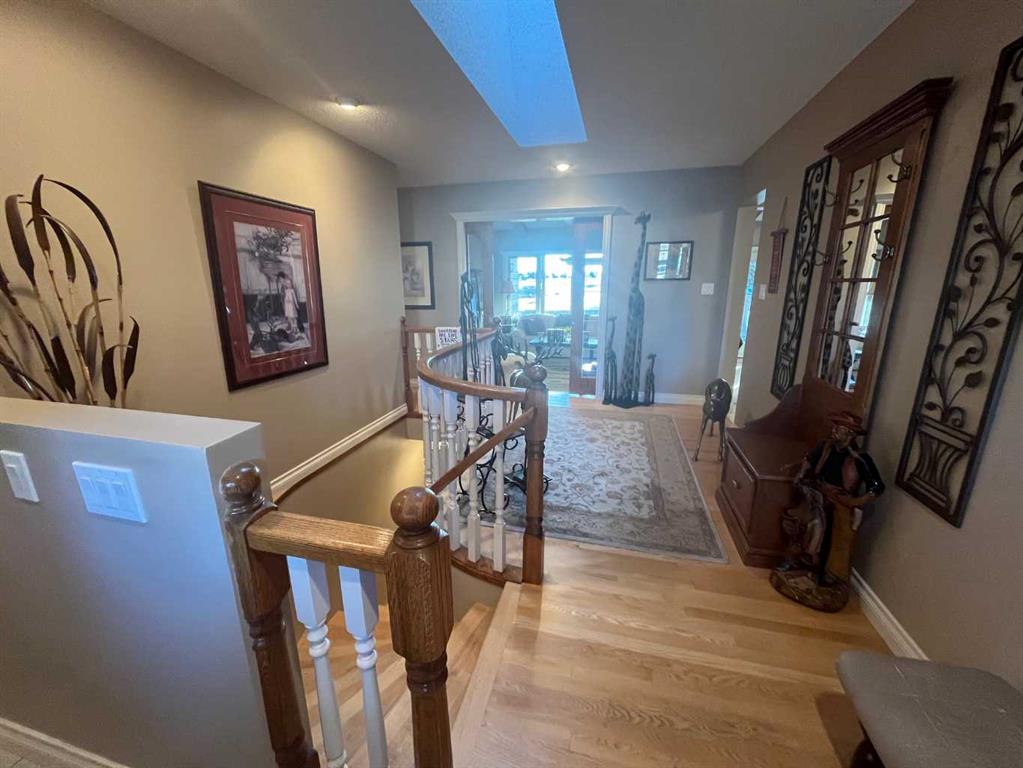 Picture for 97 Ridgewood Crescent W