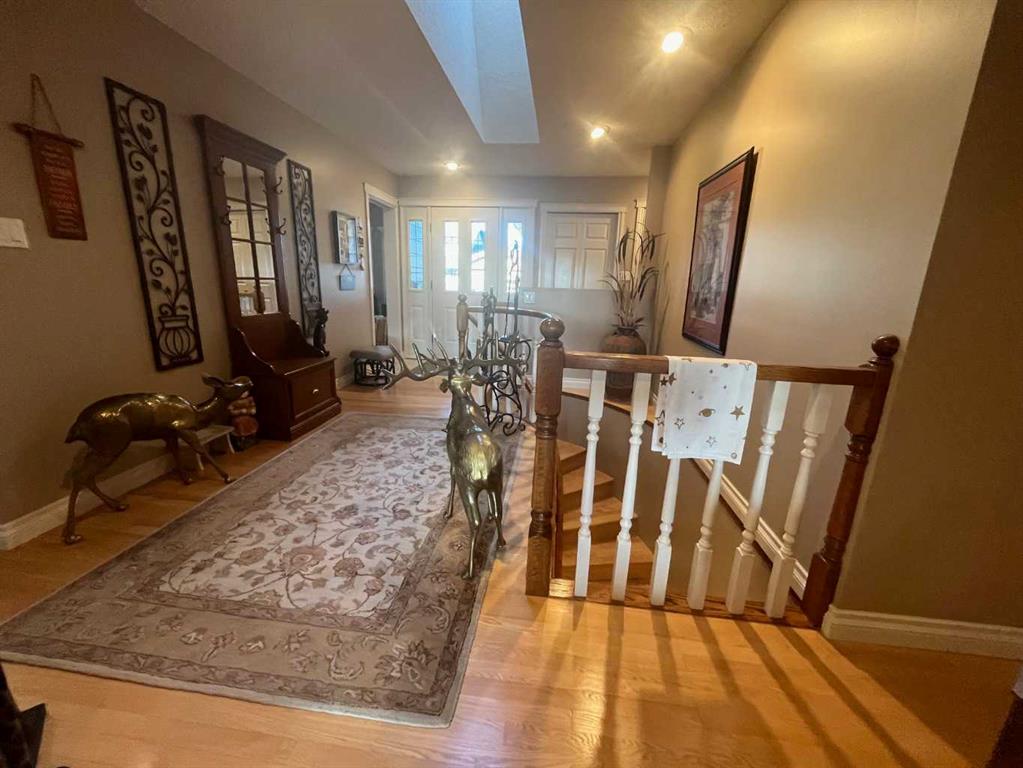 Picture for 97 Ridgewood Crescent W