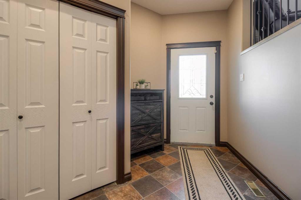 Picture for 380 Grizzly Crescent N