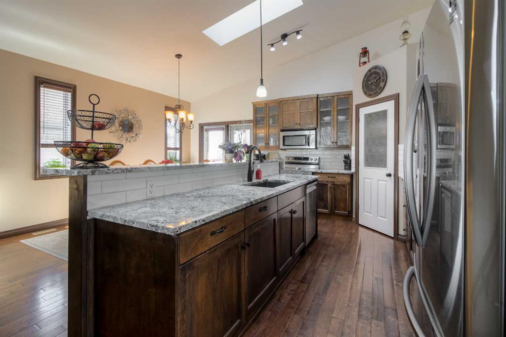 Picture for 380 Grizzly Crescent N