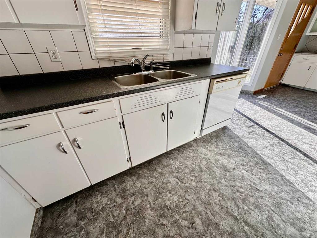 Picture for 1601 14 Avenue S