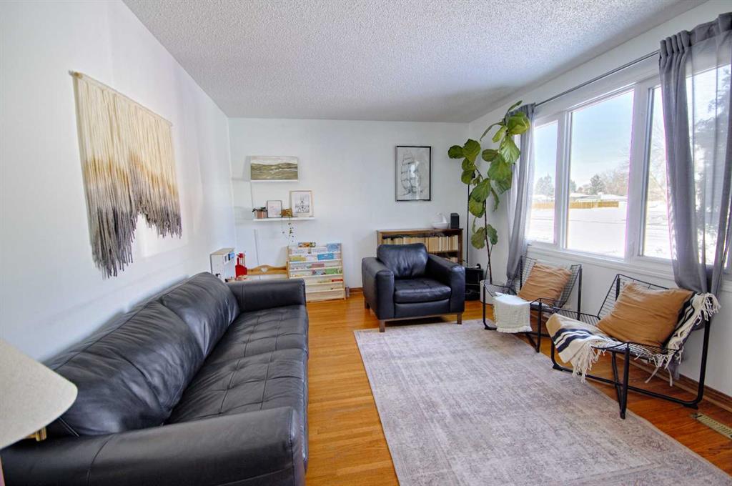 Picture for 2306 15 Avenue S