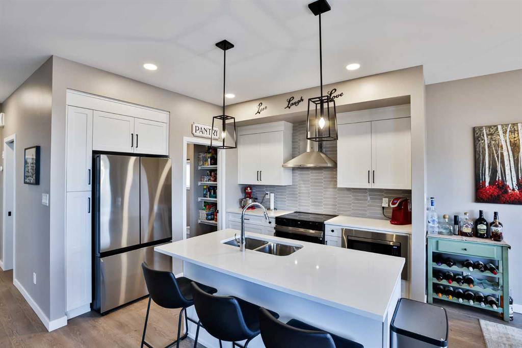 Picture for 38 Goldenrod Place W