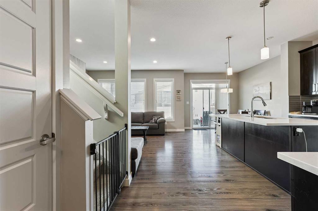 Picture for 622 Moonlight Lane W