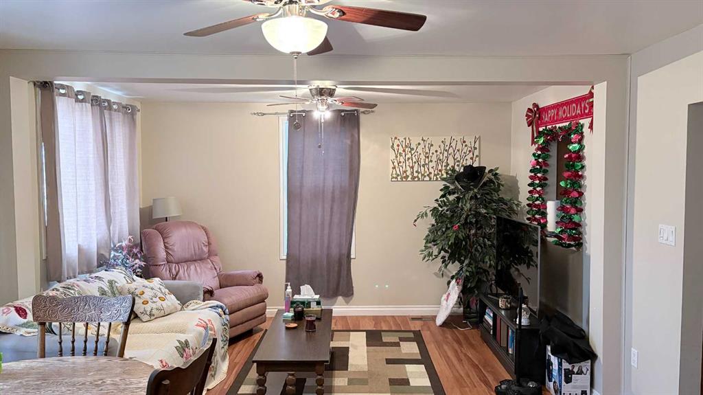 Picture for 317 2 Avenue E