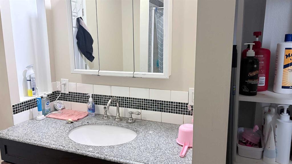 Picture for 317 2 Avenue E