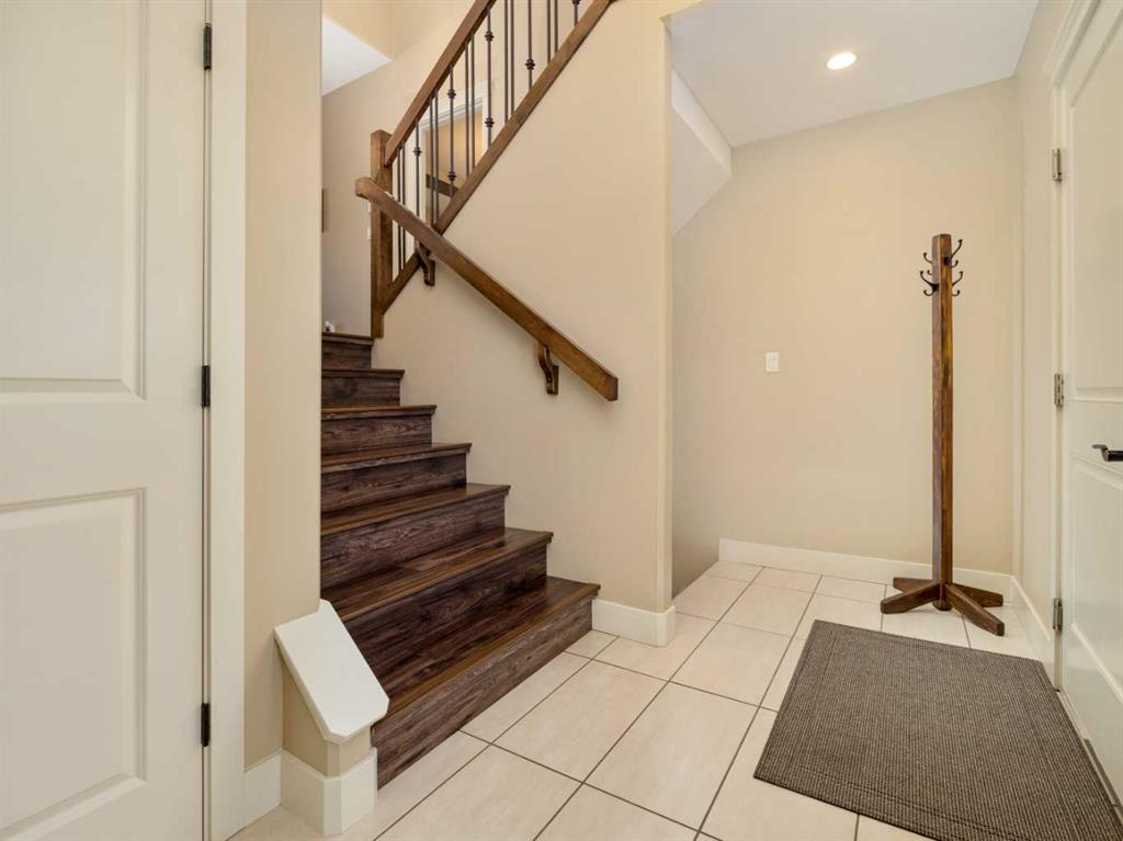 Picture for 525 Sixmile Crescent S