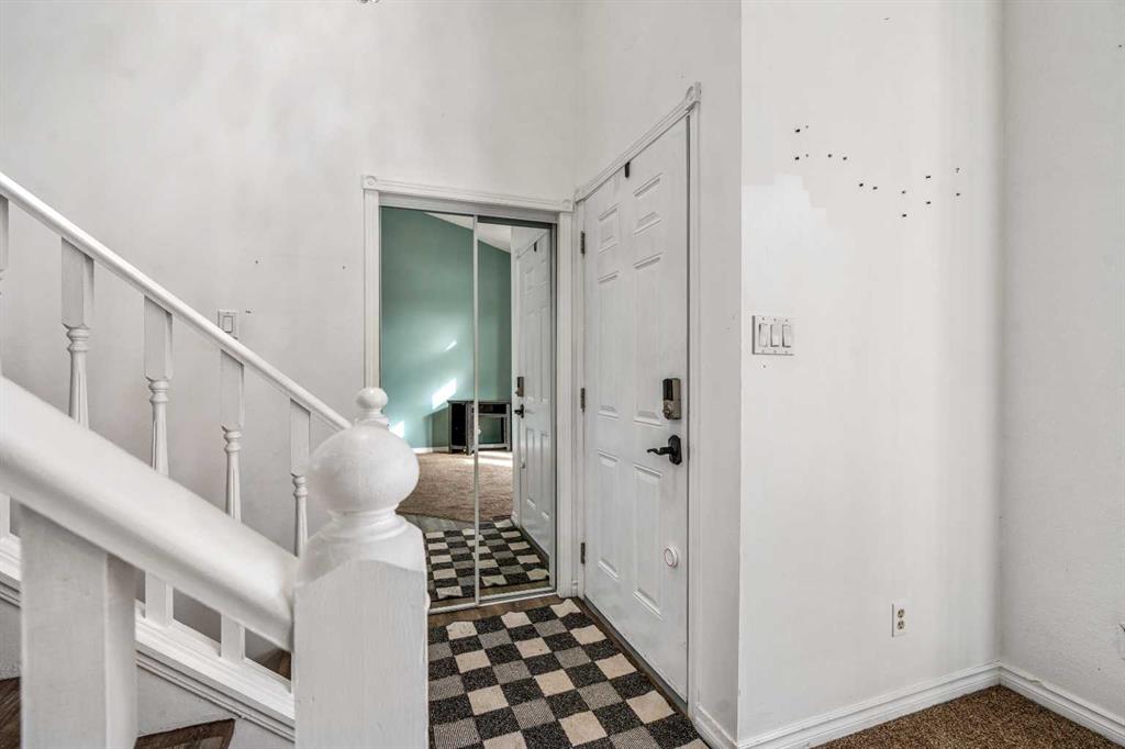 Picture for 224 Mt Crandell Crescent W