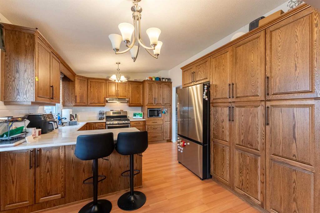 Picture for 2 Honeysuckle Road N