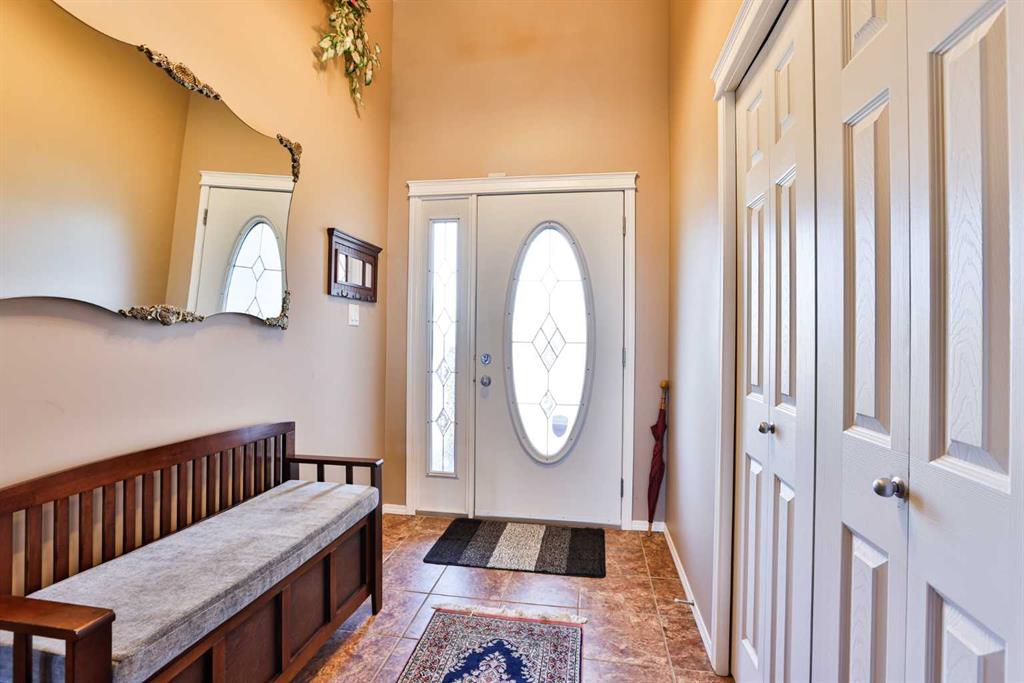 Picture for 605 Sunridge Crescent W