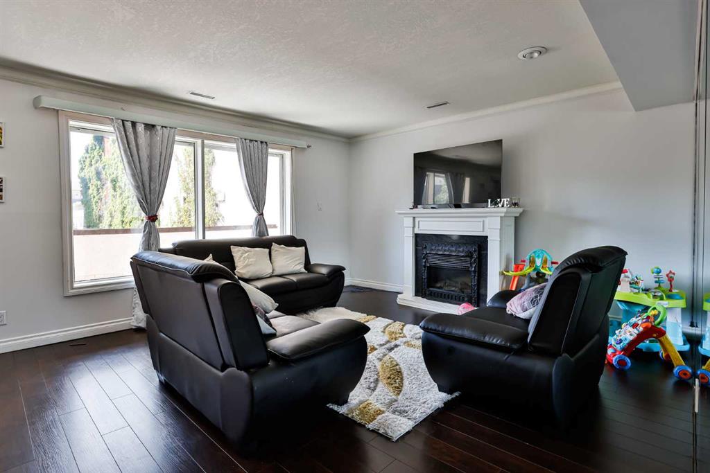 Picture for 201, 2207 8 Avenue  S