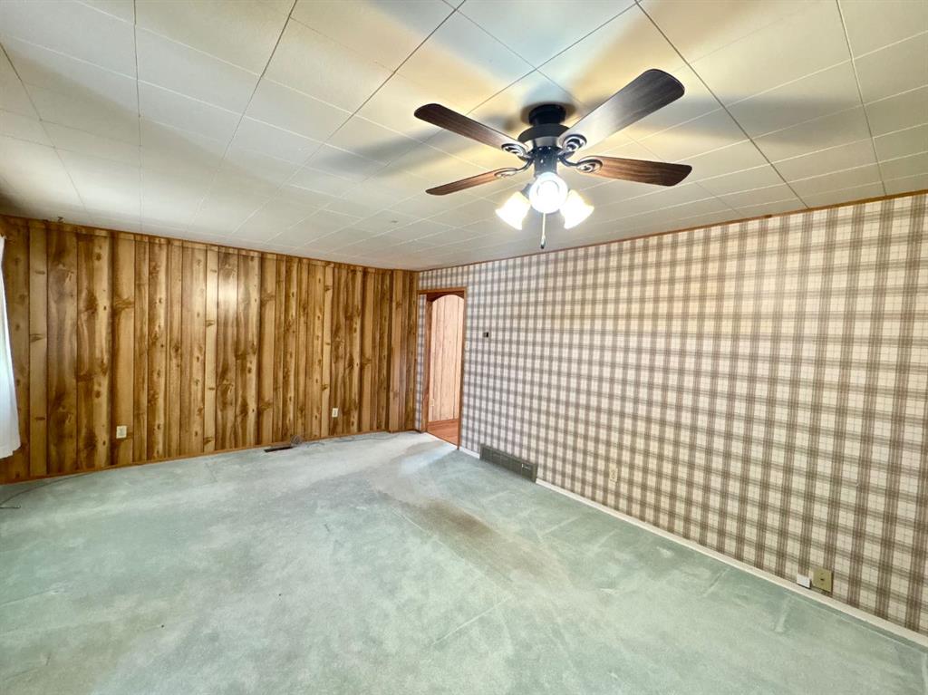 Picture for 706 12 Street N