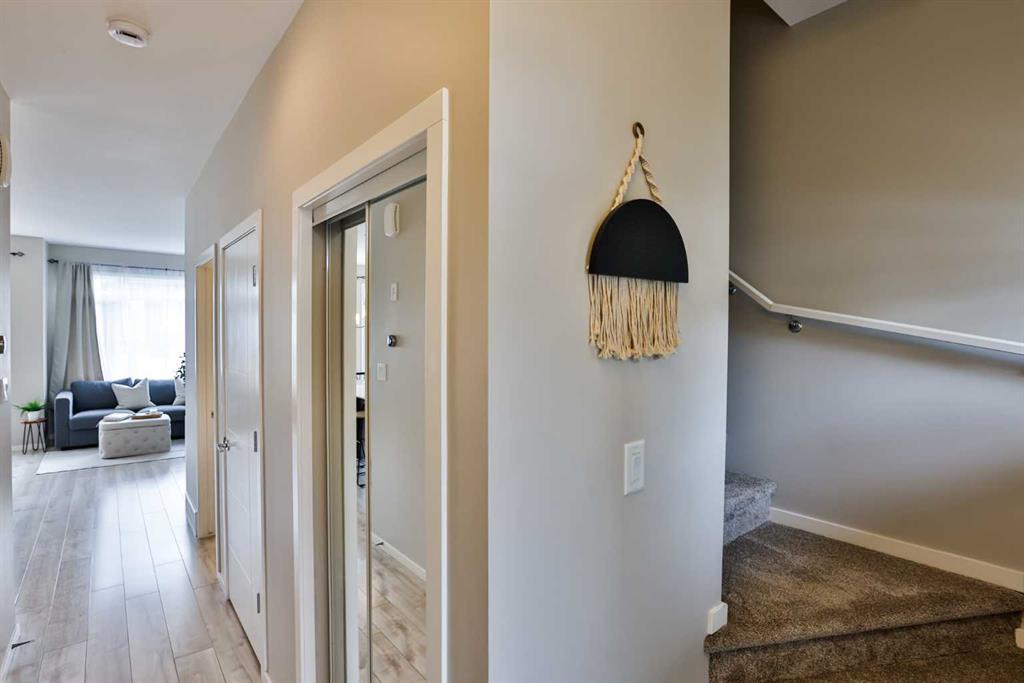 Picture for 1, 410 Highlands Boulevard W