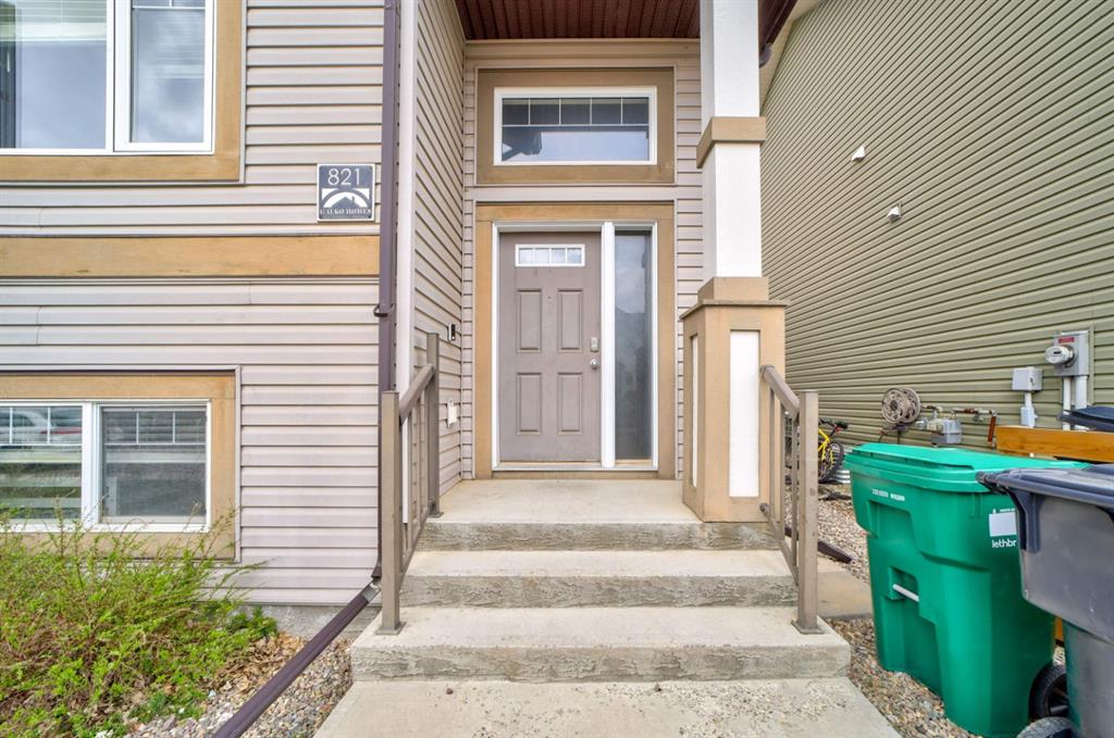 Picture for 821 Silkstone Close W