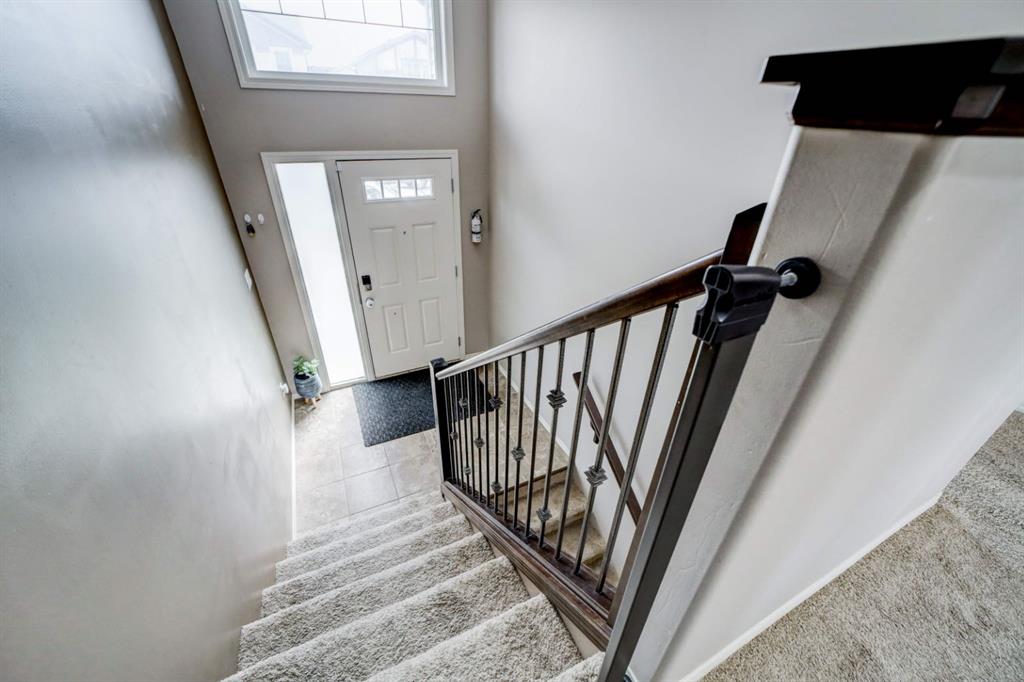 Picture for 821 Silkstone Close W